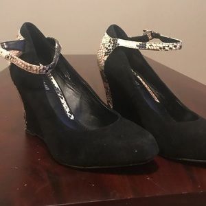 White House Black Market Wedges